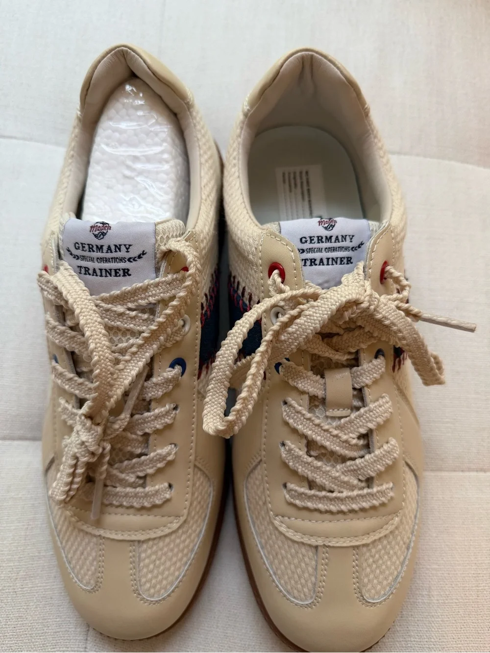 Maden Vintage Baseball German Training Shoes GAT Cream Navy Red Size 7.5M 9-9.5W